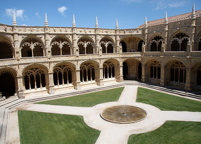  Jeronimos monastery 